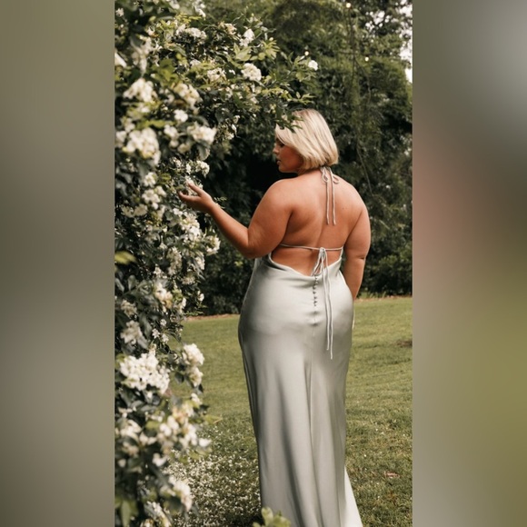 PETAL & PUP Hadley Halter-Neck Maxi Dress in Sage Size Large - Picture 8 of 14